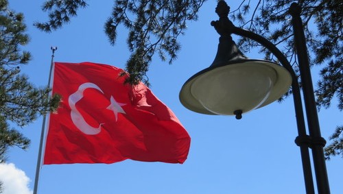 Власти Турции: на консульство США в Стамбуле напали две женщины - ảnh 1